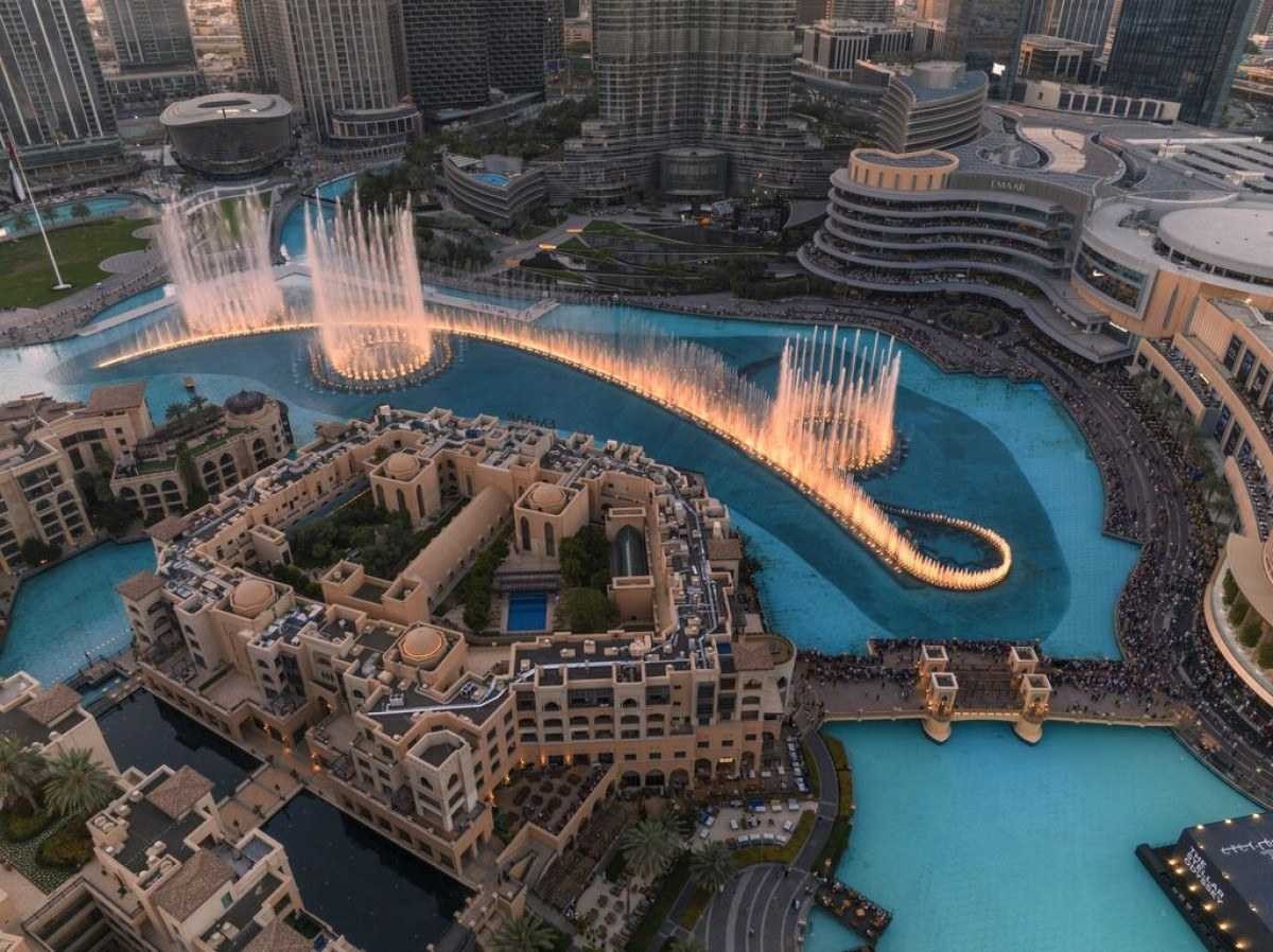 DUBAI  FONTES DO BURJ KHALIFA - QUAL MELHOR LUGAR E HORÁRIO PARA ASSISTIR  AO SHOW DAS FONTES GRÁTIS 