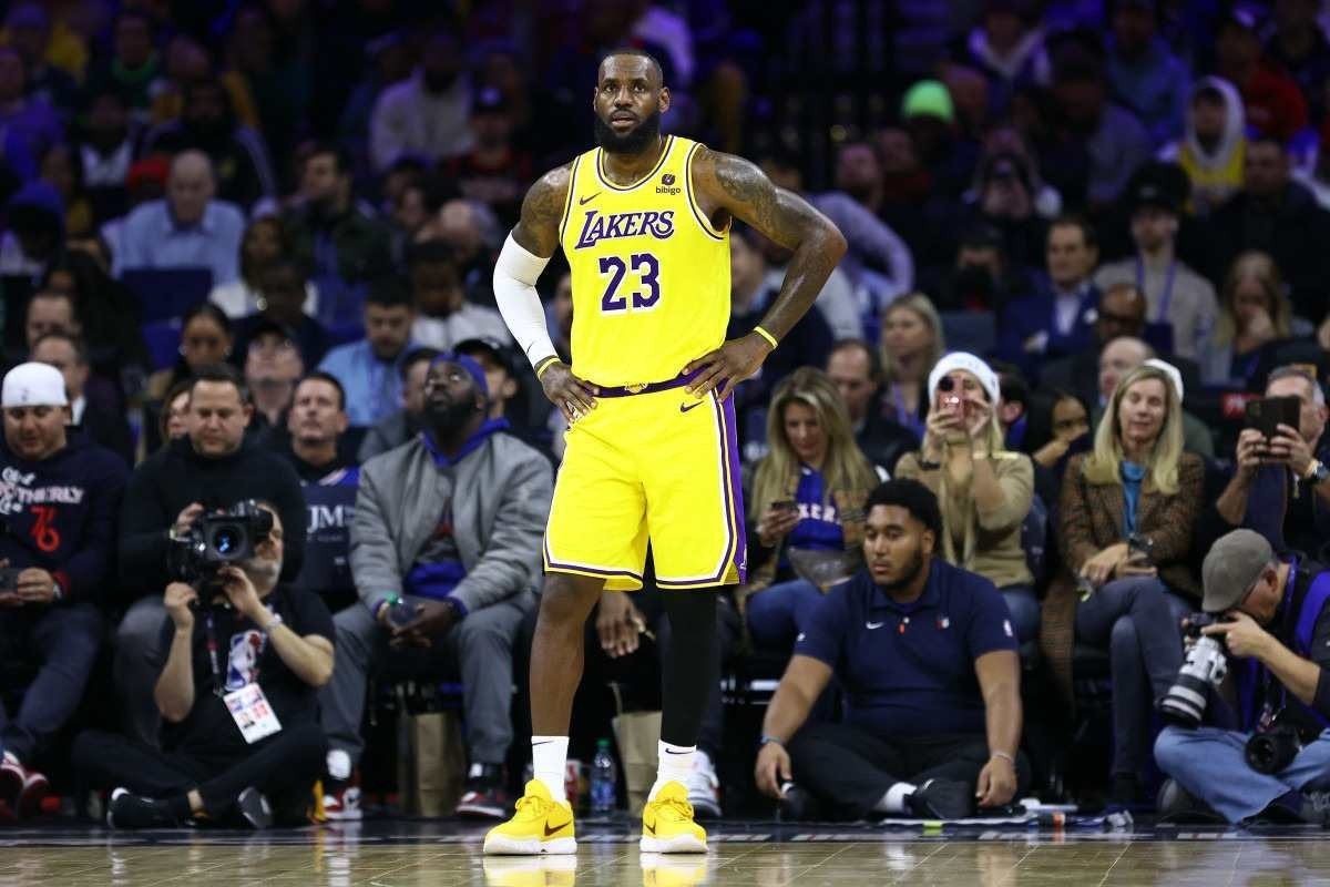 LeBron volta às quadras com derrota do Lakers para o Chicago Bulls