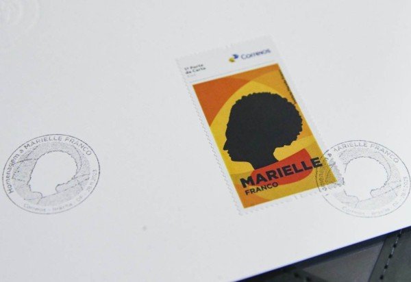  Bras..lia (DF), 28/11/2023 - Cerim..nia de lan..amento do selo postal em homenagem a Marielle Franco, na sede dos Correios, em Bras..lia. Foto: Marcelo Camargo/Ag..ncia Brasil     