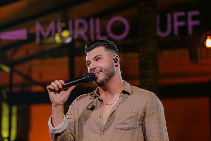 CANTOR Murilo Huff é uma das atrações do Baile da Santinha AMANHÃ NO MANÉ GARRINCHA - (crédito: Jozú Santos/Divulgação) CANTOR Murilo Huff é uma das atrações do Baile da Santinha AMANHÃ NO MANÉ GARRINCHA - (crédito: Jozú Santos/Divulgação)