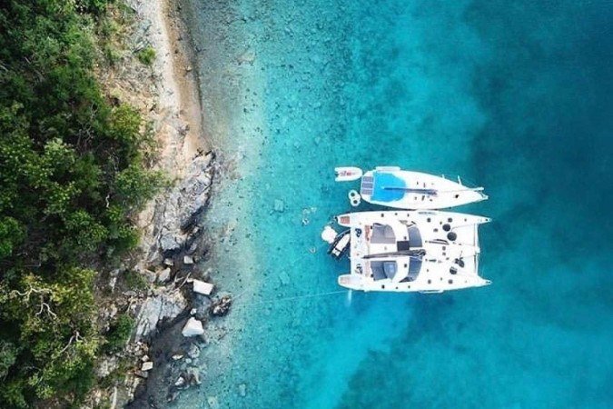 De acordo com o anúncio da vaga no site da empresa, o casal deve ser dinâmico e possuir alta experiência com hospitalidade de luxo -  (crédito: Reprodução/Instagram @ilhasvirgensbr)