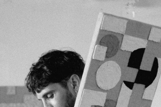 Romain Dusmenil expõe série de pinturas feitas com argila e materiais orgânicos -  (crédito: Romain Dumesnil)