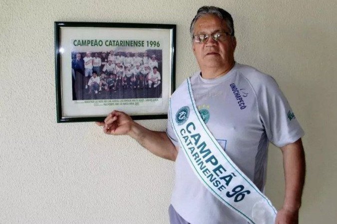 Ex-massagista da Chapecoense morre sete anos após tragédia - (crédito: Jogada10) Ex-massagista da Chapecoense morre sete anos após tragédia - (crédito: Jogada10)