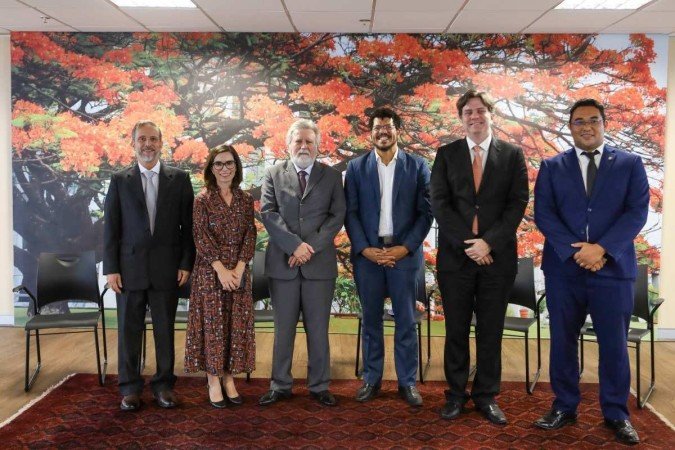 O termo de parceria para formação de lideranças comunitárias foi assinado durante solenidade no Fórum de Brasília. - (crédito: Divulgação/TJDFT) O termo de parceria para formação de lideranças comunitárias foi assinado durante solenidade no Fórum de Brasília. - (crédito: Divulgação/TJDFT)