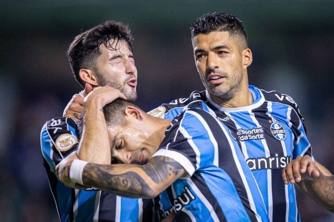 Grêmio rebaixa Goiás com virada e garante vaga na Libertadores -  (crédito: Jogada10)