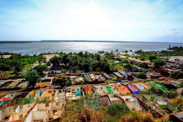 Vista geral da região que engloba os bairros Pinheiro, Mutange, Bom Parto e Bebedouro, às margens da lagoa Mundaú: casas abandonadas -  (crédito: Pei Fon/Estadão Conteúdo)