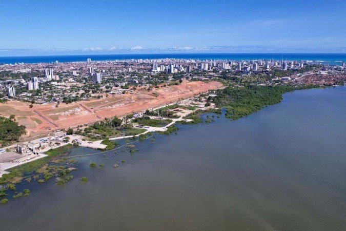 Na segunda-feira (4), a Defesa Civil de Maceió voltou a detectar um aumento de velocidade da abertura da mina 18 - (crédito: Robson Barbosa / AFP) Na segunda-feira (4), a Defesa Civil de Maceió voltou a detectar um aumento de velocidade da abertura da mina 18 - (crédito: Robson Barbosa / AFP)