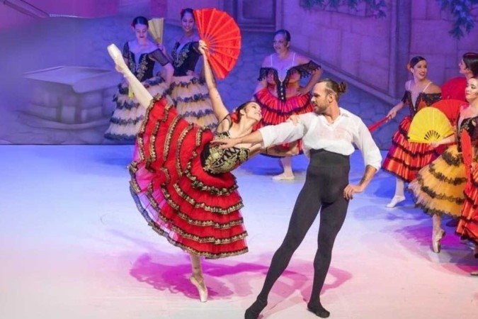 Bailarinos da Academia de Dança Lúcia Toller. - (crédito: Cortesia) Bailarinos da Academia de Dança Lúcia Toller. - (crédito: Cortesia)