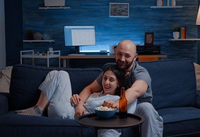  Séries de TV têm feito sucesso ao longo de décadas. Muitas são comédias de costumes sobre famílias desajustadas ou cheias de desafios a serem vencidos. Personagens hilários que marcam época. Nesta galeria, lembramos de algumas famílias queridas do grande público.  -  (crédito: DCStudio Freepik)
