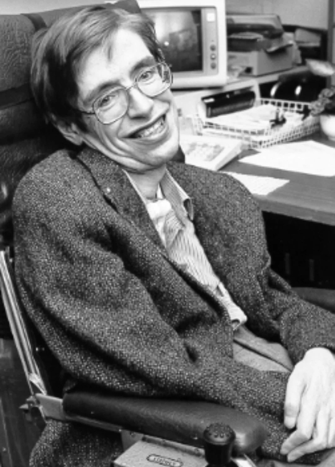 Em 8/1/1942  nasceu Stephen Hawking. O inglês tornou-se um notável físico, uma das mentes mais brilhantes da história.  -  (crédito: NASA wikimedia commons)