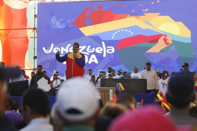 O presidente da Venezuela, Nicolás Maduro, fala durante a campanha de encerramento antes do referendo para a defesa do território de Essequibo - (crédito: Pedro Rances Mattey / AFP) O presidente da Venezuela, Nicolás Maduro, fala durante a campanha de encerramento antes do referendo para a defesa do território de Essequibo - (crédito: Pedro Rances Mattey / AFP)