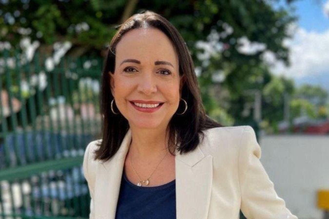 Enrique Capriles, María Corina Machado e Leopoldo López -  (crédito: BBC)