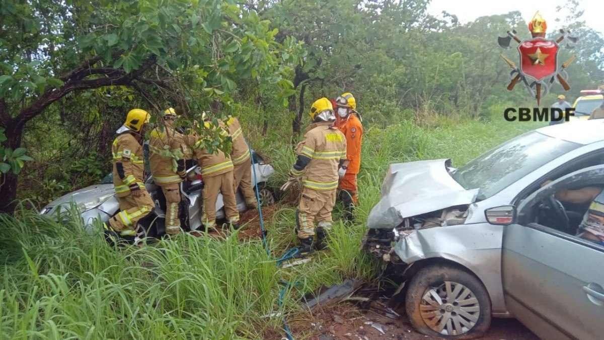 Acidente na DF-205 deixa uma pessoa em estado grave