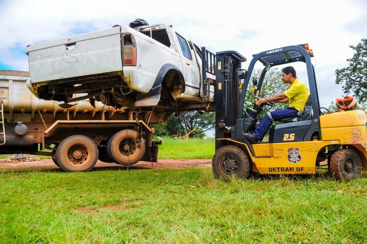 DF livre de carcaça retirou 1.082 carros abandonados das ruas do DF