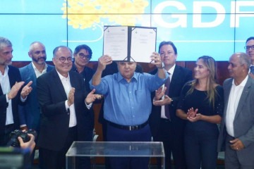 GDF e CEB firmam contrato para ampliação de iluminação pública de LED -  (crédito: Ed Alves/CB/DA Press)