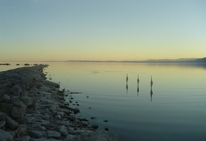 Um estudo recente apontou o lago Salton, na Califórnia, Estados Unidos, como um dos maiores depósitos de lítio do mundo. -  (crédito: Geographer - Wikimedia Commons)