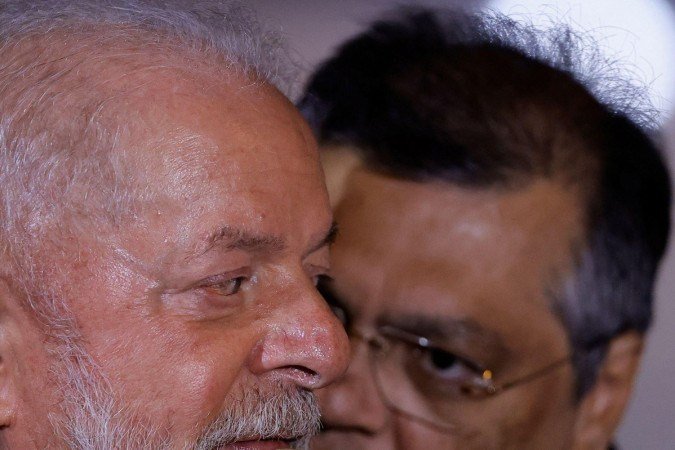 Ex-ministro da Secretaria de Comunicação Social no governo Dilma Rousseff, Thomas Traumann, diz à BBC News Brasil que indicação de Flávio Dino (à dir de Lula na foto acima) ao STF reforça 'bancada antibolsonarista' na Corte - (crédito: Reuters) Ex-ministro da Secretaria de Comunicação Social no governo Dilma Rousseff, Thomas Traumann, diz à BBC News Brasil que indicação de Flávio Dino (à dir de Lula na foto acima) ao STF reforça 'bancada antibolsonarista' na Corte - (crédito: Reuters)