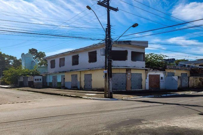 Vizinhança abandonada no Mutange, sob risco de afundamento. Desastre ambiental, agora, é razão de conflito entre grupos políticos - (crédito: Gésio os/Agência Brasil) Vizinhança abandonada no Mutange, sob risco de afundamento. Desastre ambiental, agora, é razão de conflito entre grupos políticos - (crédito: Gésio os/Agência Brasil)