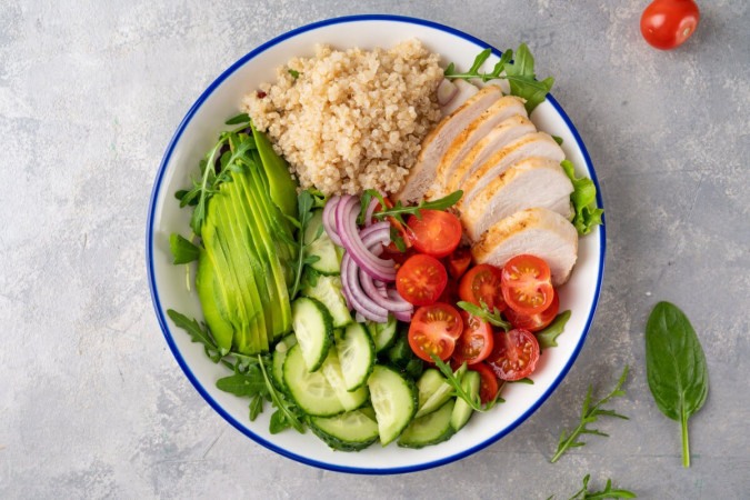 Ensalada de quinua con pollo (Imagen: irina2511 | Shutterstock) - (crédito: EdiCase)