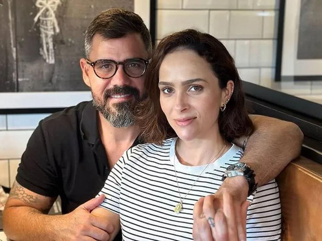 Grávida, esposa de Juliano Cazarré revela nome do sexto filho na web