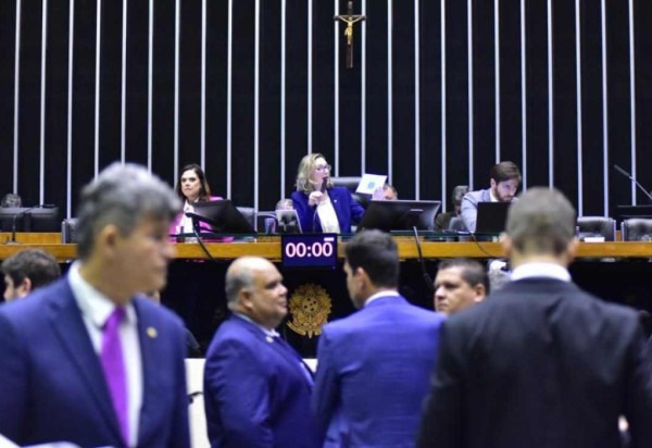 Plenário Câmara dos Deputados -  (crédito: Zeca Ribeiro/Câmara dos Deputados)