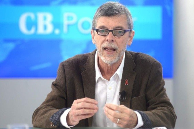 CB.Poder recebe Draurio Barreira, diretor do Departamento de HIV/aids do Ministério da Saúde. Na bancada, Denise Rothenburg e Sibele Negromonte - (crédito: Ed Alves/CB/DA.Press) CB.Poder recebe Draurio Barreira, diretor do Departamento de HIV/aids do Ministério da Saúde. Na bancada, Denise Rothenburg e Sibele Negromonte - (crédito: Ed Alves/CB/DA.Press)
