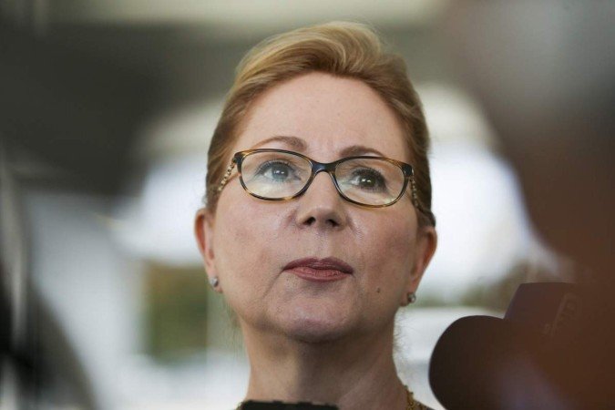  Bras..lia - A ex-ministra do Supremo Tribunal Federal, Ellen Gracie, comenta o falecimento do ministro Teori Zavascki ap..s encontro com o presidente Michel Temer, no Pal..cio do Planalto.   (Marcelo Camargo/Ag..ncia Brasil)
    