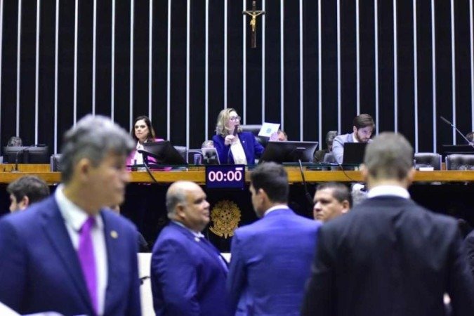 A bancada feminina selecionou sete projetos de iniciativa masculina com conteúdo de defesa das mulheres. E também escolheu sete propostas de deputadas com esse mesmo teor - (crédito: Zeca Ribeiro/Câmara dos Deputados) A bancada feminina selecionou sete projetos de iniciativa masculina com conteúdo de defesa das mulheres. E também escolheu sete propostas de deputadas com esse mesmo teor - (crédito: Zeca Ribeiro/Câmara dos Deputados)