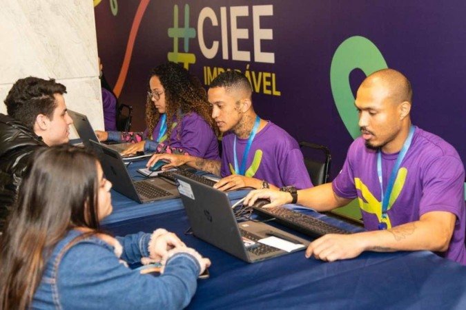 Ciee divulga processos seletivos para diversos órgãos e instituições nacionais - (crédito: Divulgação para Ciee) Ciee divulga processos seletivos para diversos órgãos e instituições nacionais - (crédito: Divulgação para Ciee)