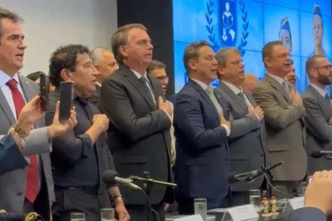 Jair Bolsonaro participa do lançamento da Frente Parlamentar das Escolas Cívicas Militares, no Congresso - (crédito: Aline Brito/D.A. Press) Jair Bolsonaro participa do lançamento da Frente Parlamentar das Escolas Cívicas Militares, no Congresso - (crédito: Aline Brito/D.A. Press)