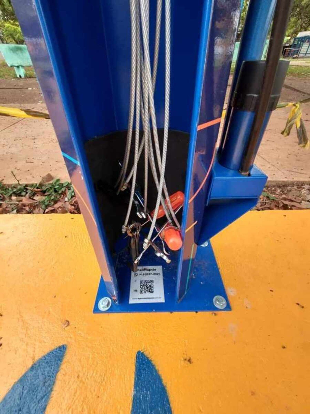 Visando fortalecer o uso sustentável, saudável e econômico da bicicleta como meio de locomoção, tem ferramentas como braço de apoio, bomba de ar e seis tipos de chaves essenciais para manutenção durante os passeios.