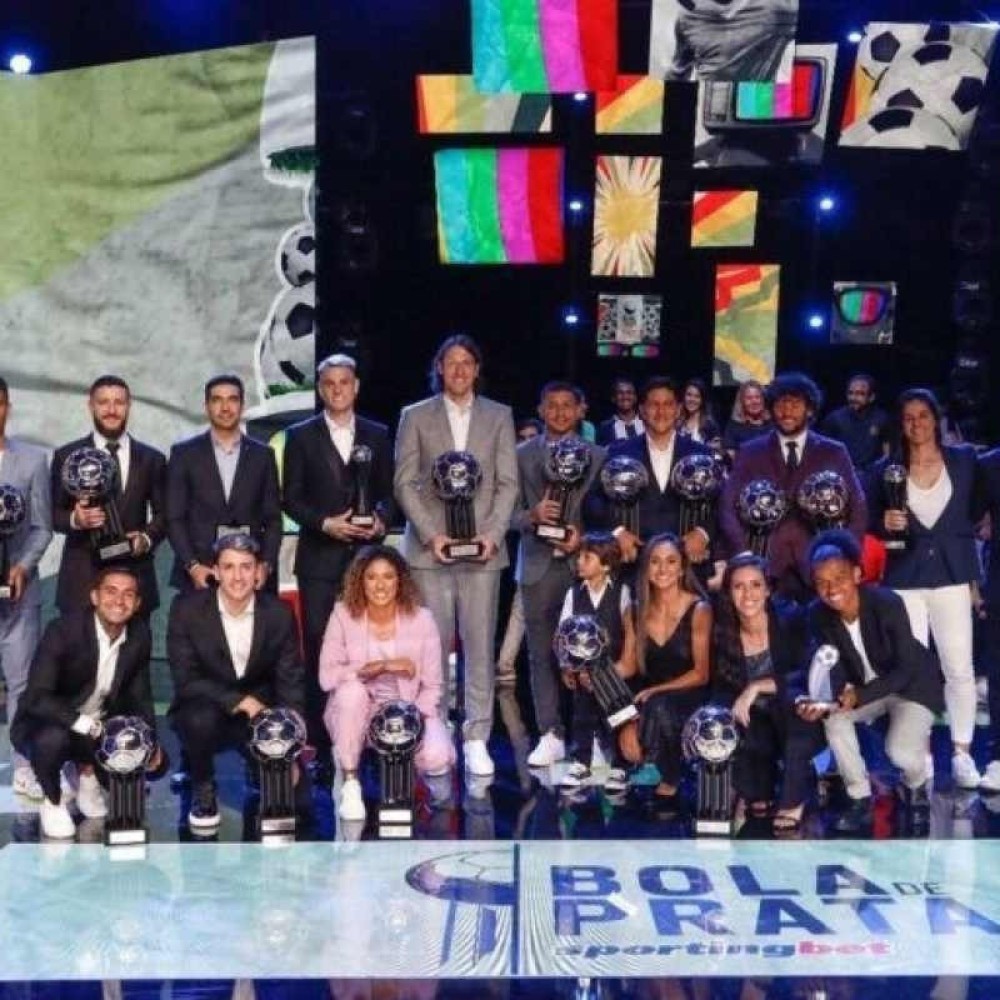 Premiação do Brasileirão feminino 2023 aumenta 20%, mas homens