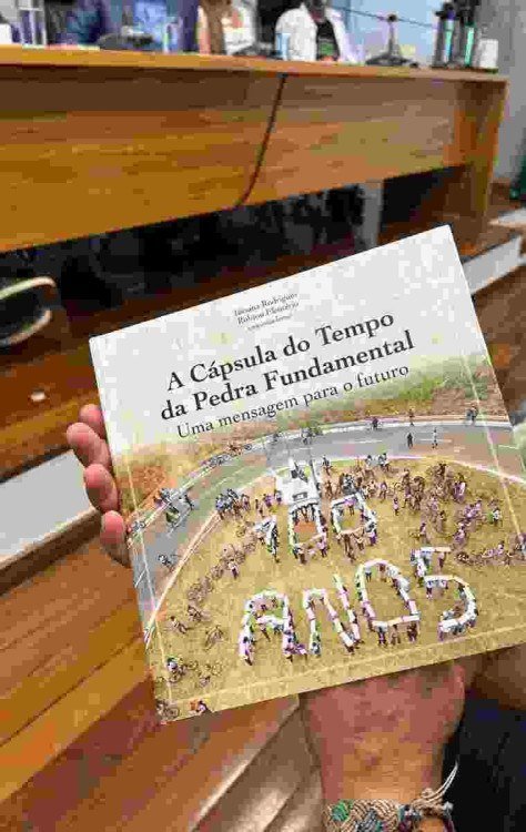 Livro "CÃ¡psula do tempo da Pedra Fundamental" relata as atividades de projeto educacional sobre o patrimÃŽnio histÃ³rico de Planaltina