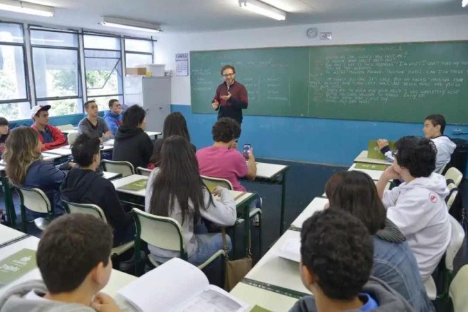 Professor em sala de aula -  (crédito: Wilson Dias/Agência Brasil)