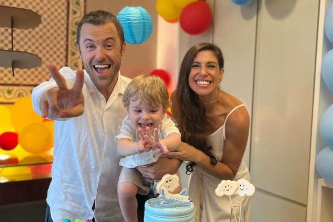 Kayky Brito comemora aniversário de dois anos do filho ao lado da mulher - (crédito: Reprodução/Instagram @kayky.brito) Kayky Brito comemora aniversário de dois anos do filho ao lado da mulher - (crédito: Reprodução/Instagram @kayky.brito)