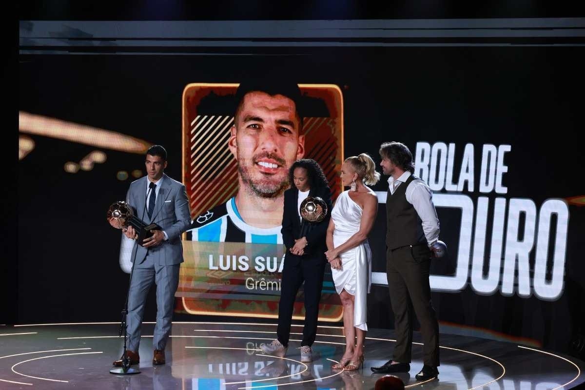 Suárez e Aline Gomes ganham Bola de Ouro do Campeonato Brasileiro