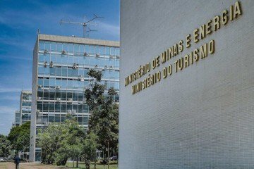 Pasta tenta obter recurso de emendas individuais e de bancadas para apoio a cachê de artistas e bandas -  (crédito: Rafa Neddermeyer/Agência Brasil)