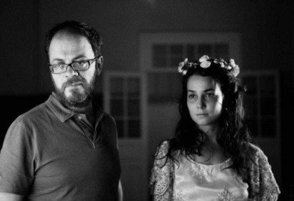 André Ristum nos bastidores com Fernanda Marques -  (crédito: Marina de Almeida Prado/Divulgação)