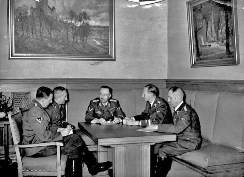 Em 26 de abril de 1933, seis anos antes da II Guerra Mundial, foi fundada a Gestapo, a polícia secreta da Alemanha nazista.  -  (crédito: Bundesarchiv bild wikimedia commons )
