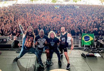 Em um post nas redes sociais, o músicos se despediram dos fãs e anunciaram também uma turnê de despedida ao longo do país -  (crédito: Reprodução/Instagram @sepultura)