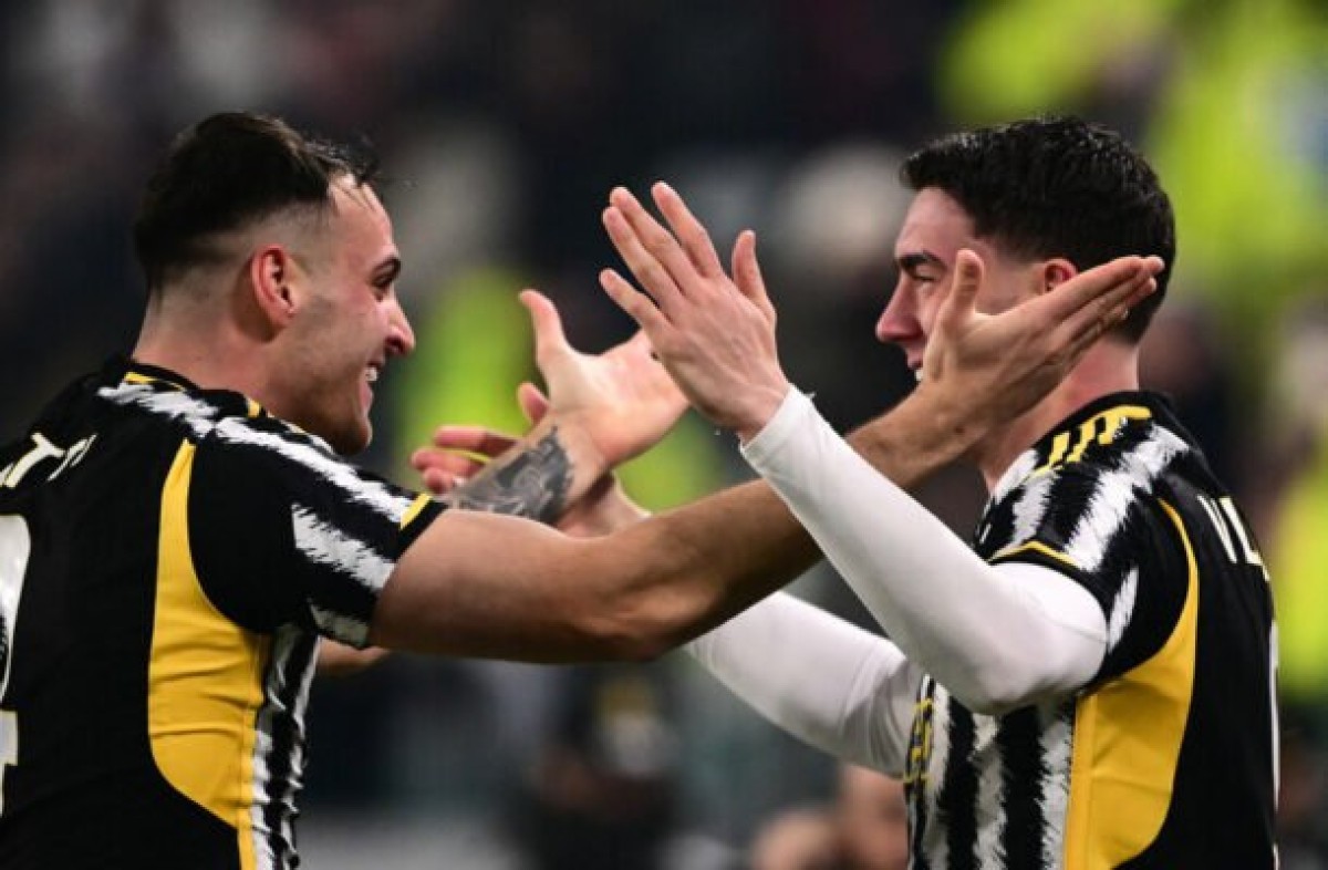 Juventus vence Napoli e vai dormir na liderança do Italiano