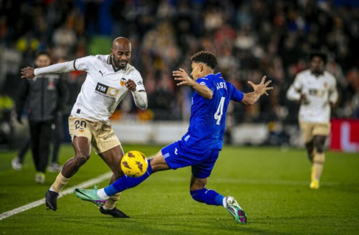 Mayoral marca no fim, e Getafe vence o Valencia pelo Espanhol