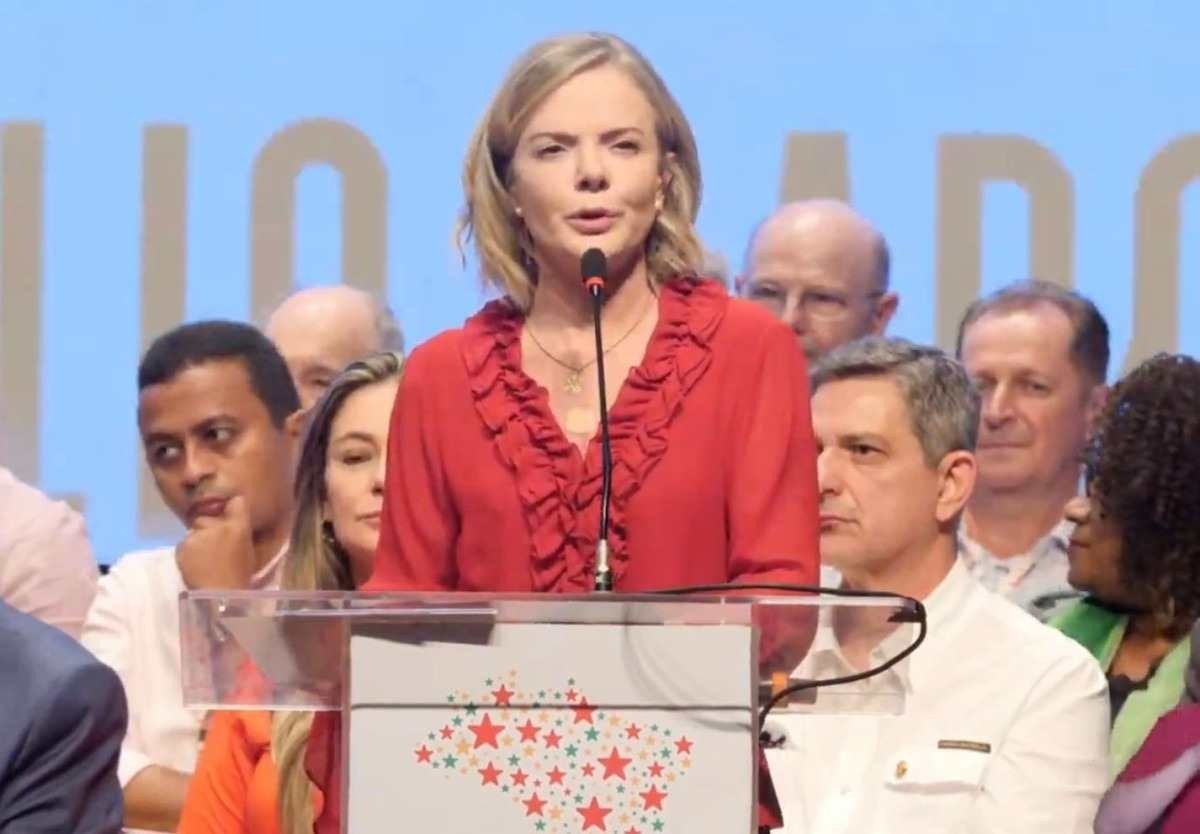 Em 2017 também, foi eleita presidenta nacional do partido de Lula, cargo para o qual se reelegeu em 2020 