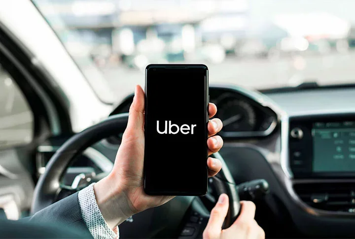 A Uber anunciou em seu site os carros que serão proibidos de atender corridas nas categorias Comfort e Black, que são as mais caras da plataforma. O FLIPAR mostrou e republica para quem não viu  -  (crédito: Divulgação/Uber)