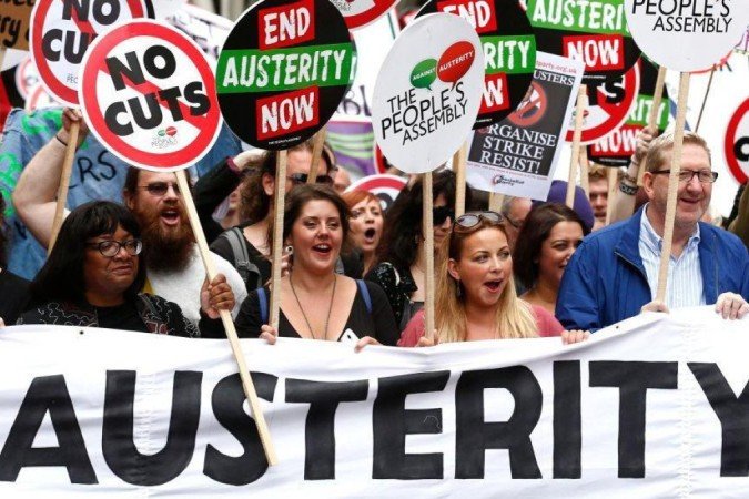 'Austeridade não é caminho inevitável para consertar a economia, mas um projeto político', diz economista italiana Clara Mattei em entrevista à BBC News Brasil - (crédito: AFP) 'Austeridade não é caminho inevitável para consertar a economia, mas um projeto político', diz economista italiana Clara Mattei em entrevista à BBC News Brasil - (crédito: AFP)