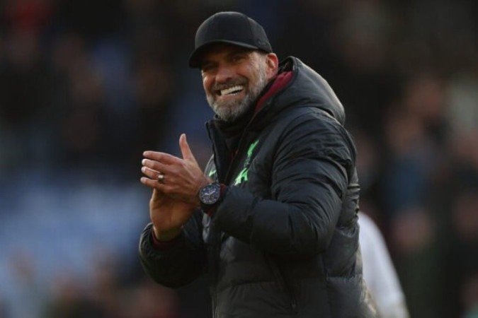 Técnico Jurgen Klopp comemora a vitória do Liverpool sobre o Crystal Palace - Foto: Adrian Dennis/AFP via Getty Images -  (crédito: Foto: Adrian Dennis/AFP via Getty Images)