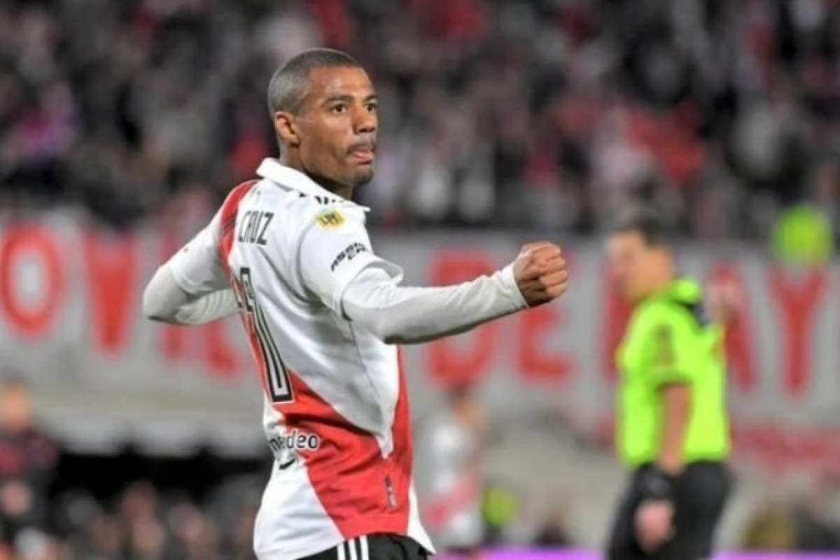 Técnico do River Plate revela saída de De La Cruz e anima flamenguistas