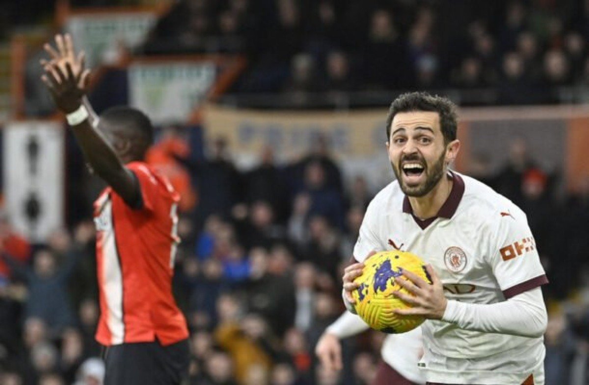 No sufoco, Manchester City vira para cima do Luton Town