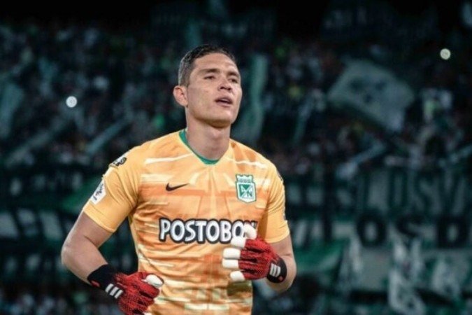 Botafogo consulta a situação de goleiro colombiano - (crédito: Foto: Dante Fernandez/POOL/AFP via Getty Images) Botafogo consulta a situação de goleiro colombiano - (crédito: Foto: Dante Fernandez/POOL/AFP via Getty Images)