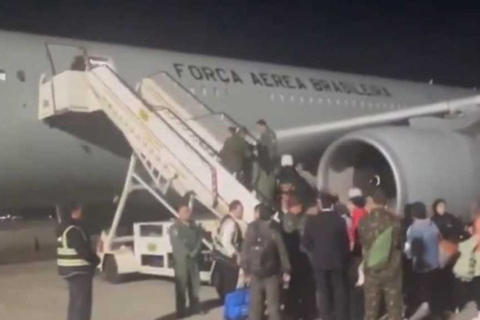 Avião da FAB com repatriados de Gaza - (crédito: FAB/ reprodução) Avião da FAB com repatriados de Gaza - (crédito: FAB/ reprodução)